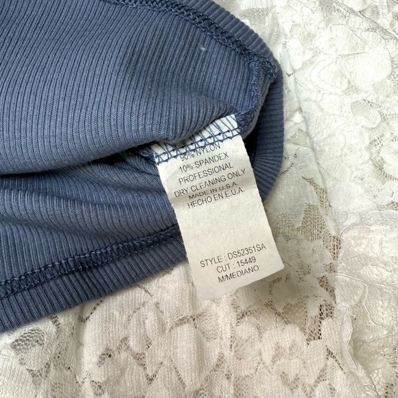 White Lace Overlay Dress with Built-In Contrasting Blue Romper Size Medium - Picture 8 of 9